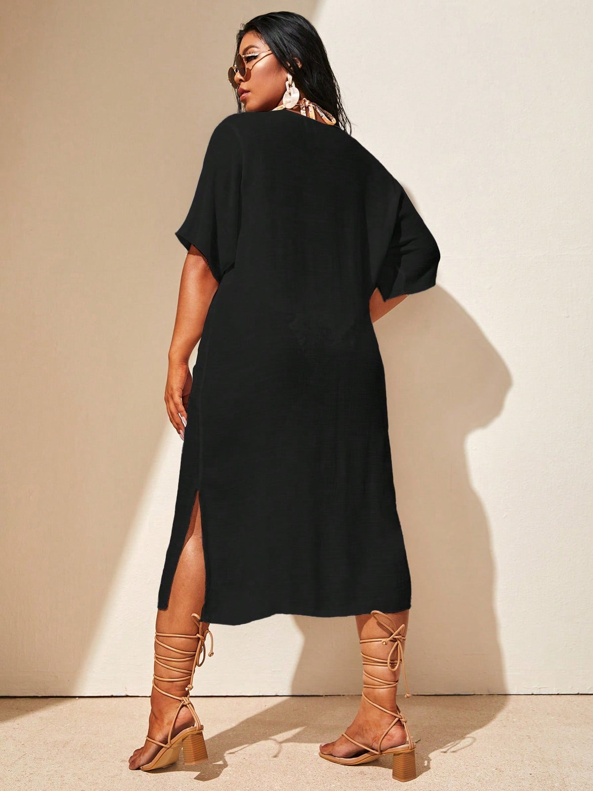 Saída de Praia Plus Size Detalhe Vazado Enseada — fotografia 5 | Mar & Pérola