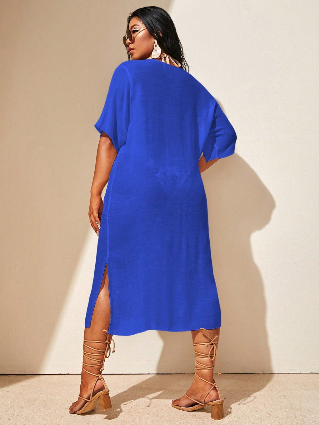 Saída de Praia Plus Size Detalhe Vazado Enseada — fotografia 8 | Mar & Pérola