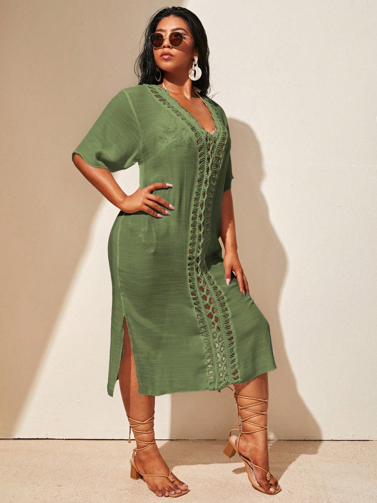Saída de Praia Plus Size Detalhe Vazado Enseada — fotografia 12 | Mar & Pérola