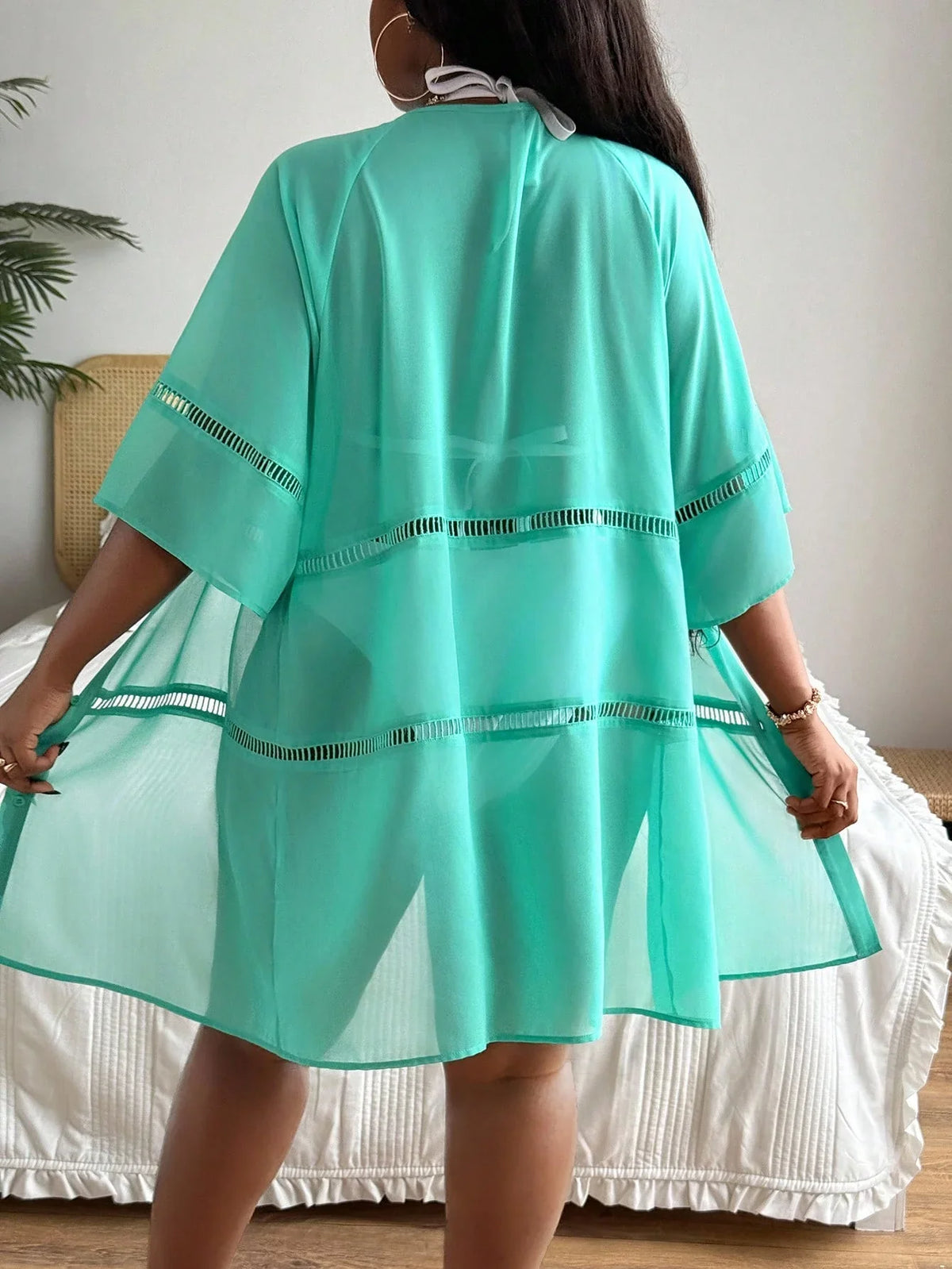 Saída de Praia Plus Size Manga Longa Decote U