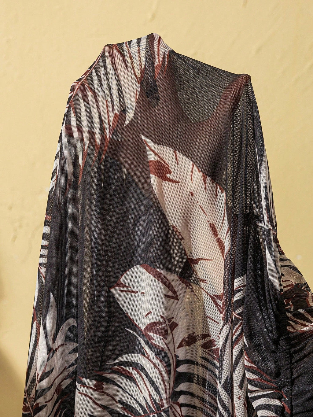Saída de Praia Plus Size Manga Morcego Estampada