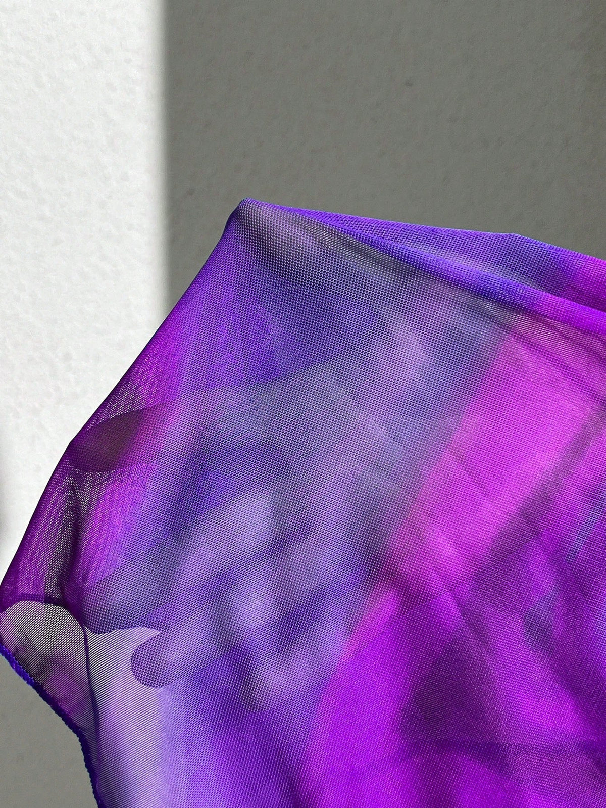 Saída de Praia Vestido Tie-Dye Drapeado Halter Costa do Sol — fotografia 11 | Mar & Pérola