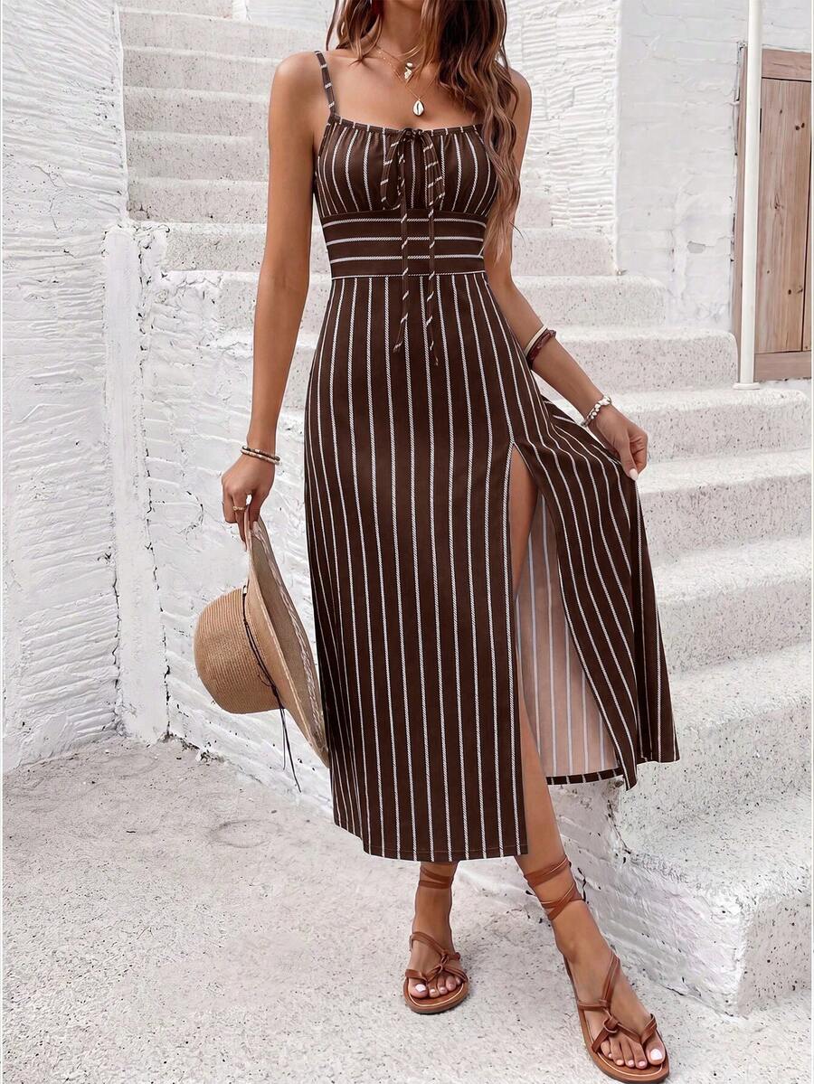 Vestido Camiseta Brisa da Ilha com Amarração e Fenda — fotografia 43 | Mar & Pérola