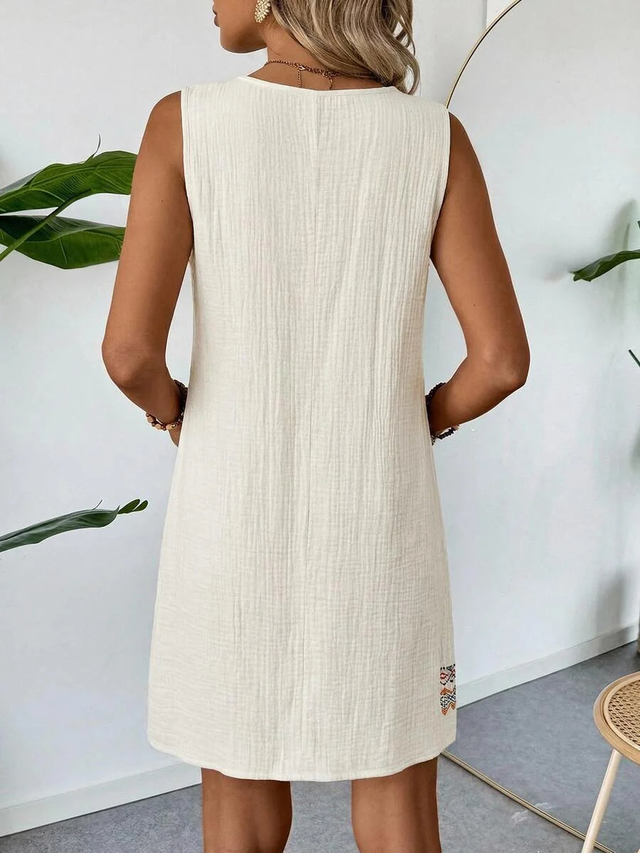 Vestido Curto Boho de Algodão Enseada Boho com Bordado — fotografia 12 | Mar & Pérola