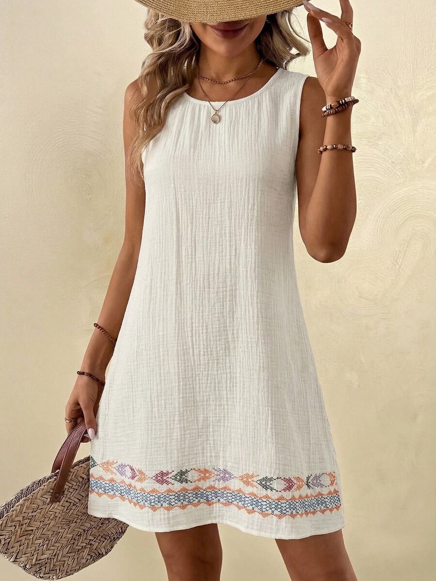 Vestido Curto Boho de Algodão Enseada Boho com Bordado — fotografia 13 | Mar & Pérola