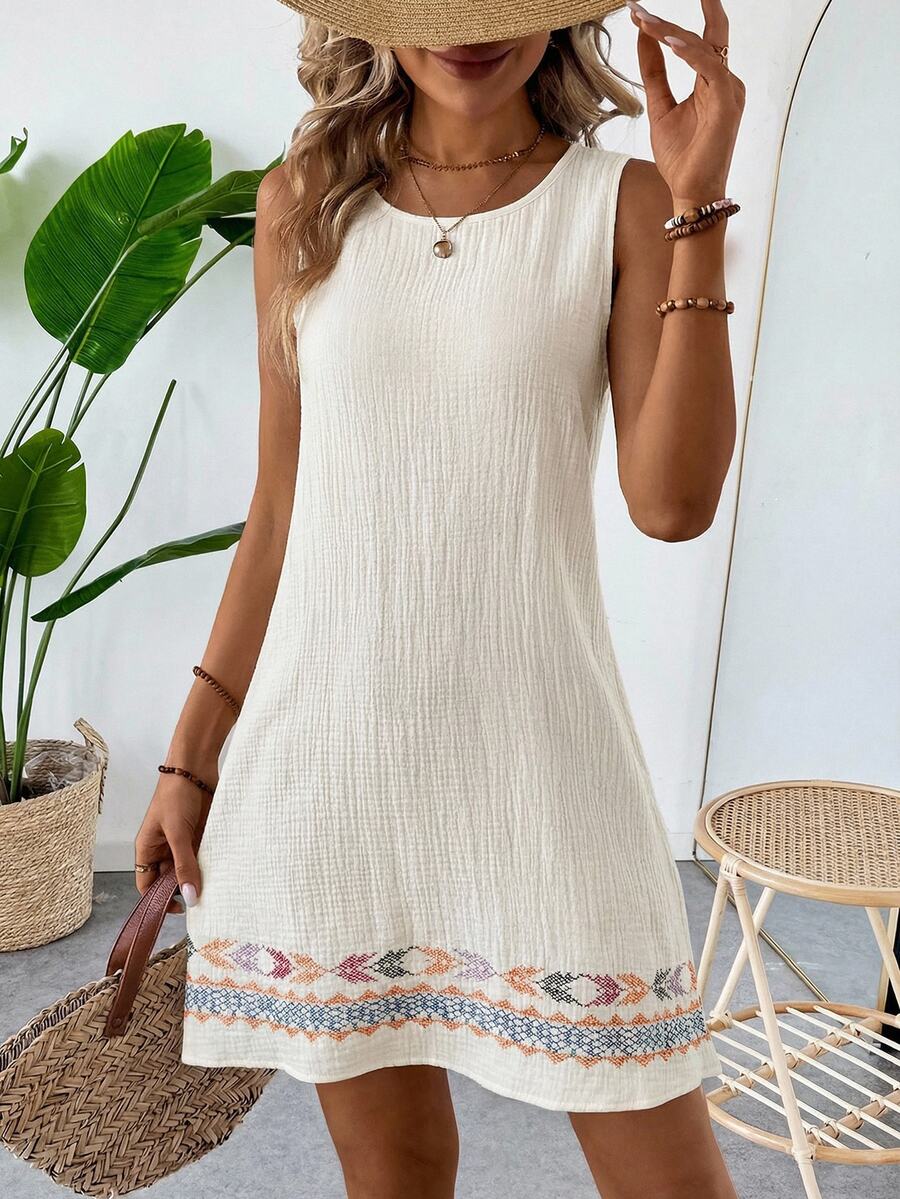 Vestido Curto Boho de Algodão Enseada Boho com Bordado — fotografia 17 | Mar & Pérola