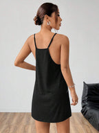 Vestido Curto de Alças Finas Orla Solar com Bolsos e Costas Abertas — fotografia 7 | Mar & Pérola