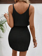 Vestido Curto de Tricô Costa Serena com Decote U e Costas Abertas — fotografia 9 | Mar & Pérola