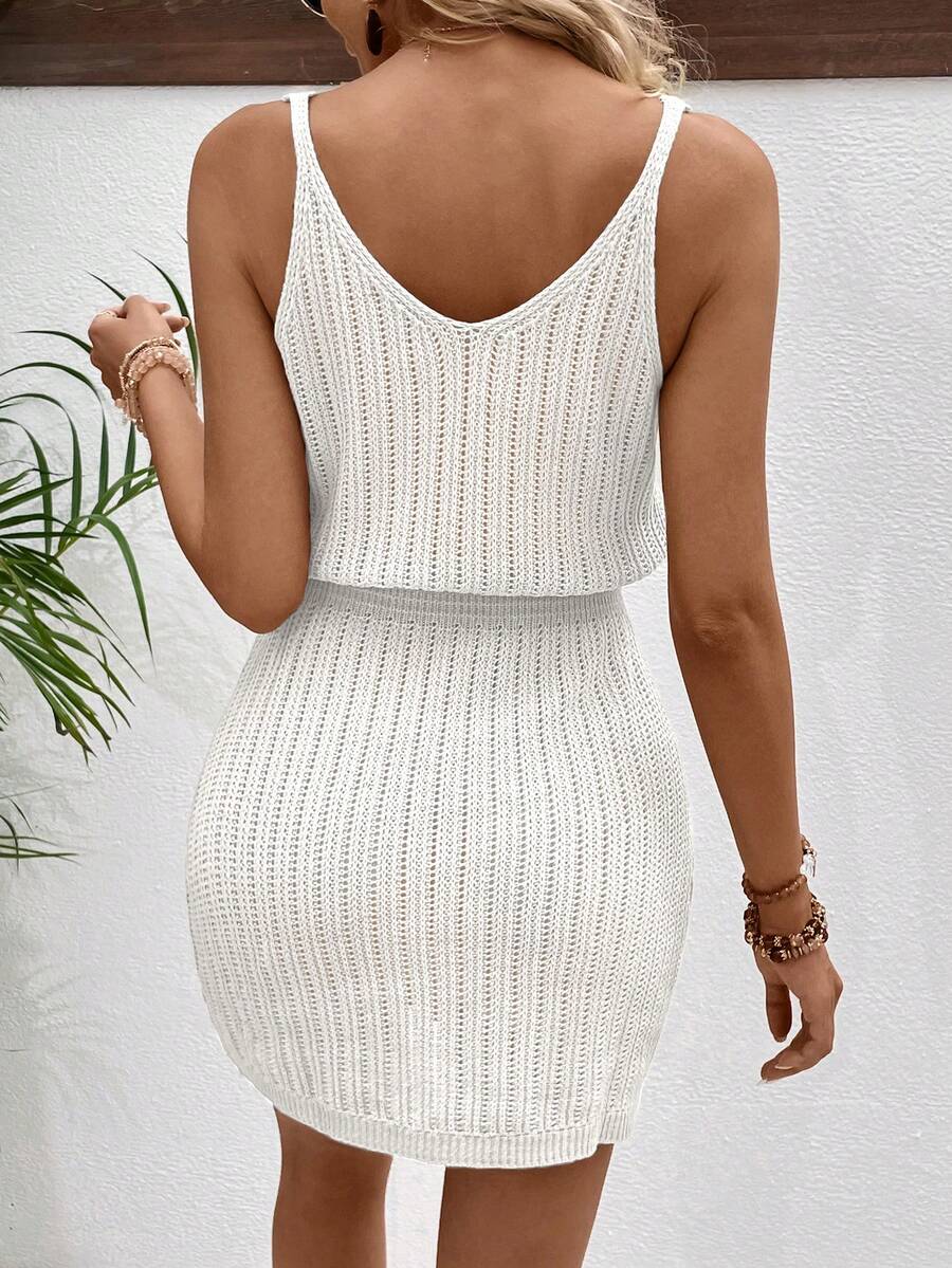 Vestido Curto de Tricô Costa Serena com Decote U e Costas Abertas — fotografia 71 | Mar & Pérola