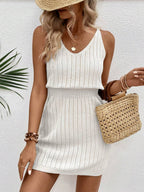 Vestido Curto de Tricô Costa Serena com Decote U e Costas Abertas — fotografia 75 | Mar & Pérola
