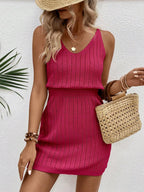 Vestido Curto de Tricô Costa Serena com Decote U e Costas Abertas — fotografia 97 | Mar & Pérola