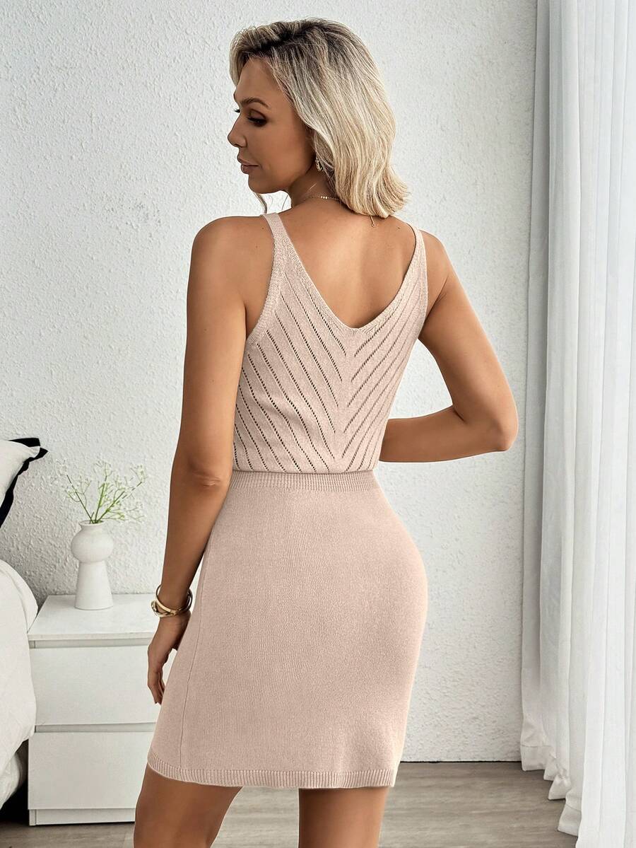 Vestido Curto de Tricô Costa Serena com Decote U e Costas Abertas — fotografia 99 | Mar & Pérola