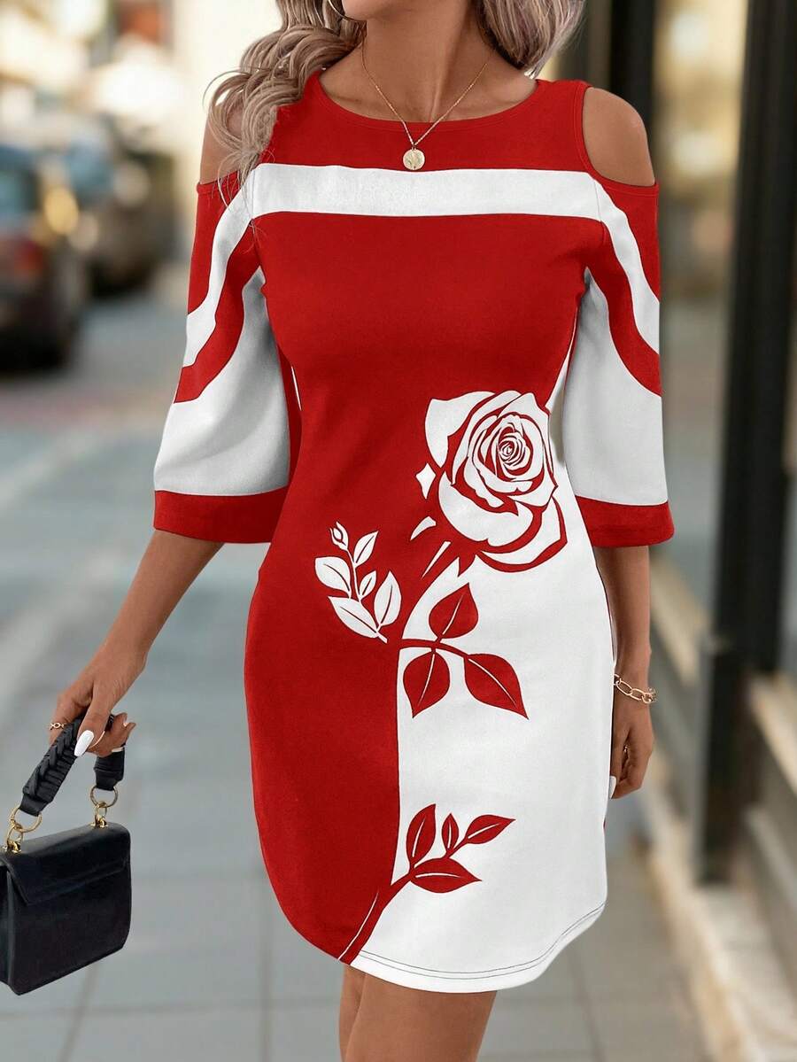 Vestido Curto Decote Canoa Flor de Maré com Estampa Floral — fotografia 13 | Mar & Pérola