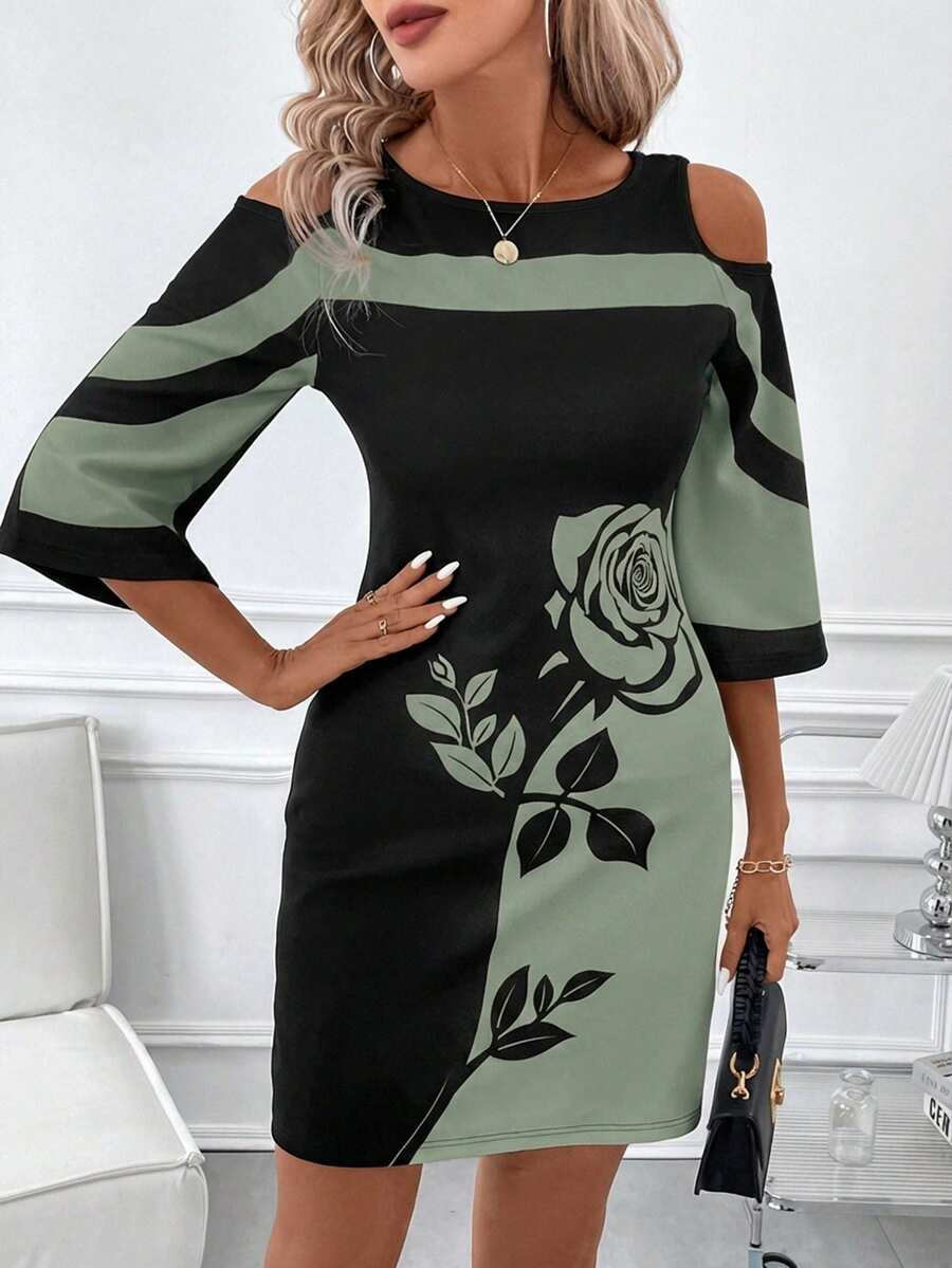 Vestido Curto Decote Canoa Flor de Maré com Estampa Floral — fotografia 32 | Mar & Pérola