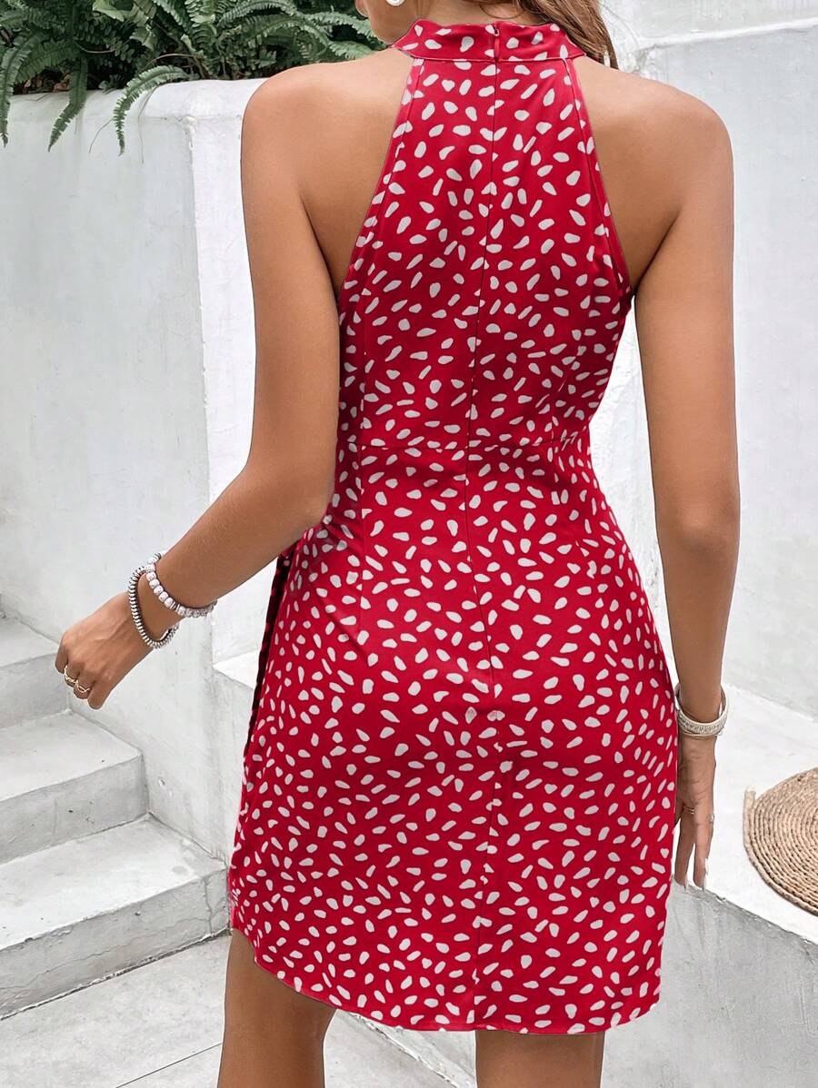 Vestido Curto Estampado Halter Costa Serena com Nó e Bainha Assimétrica — fotografia 14 | Mar & Pérola