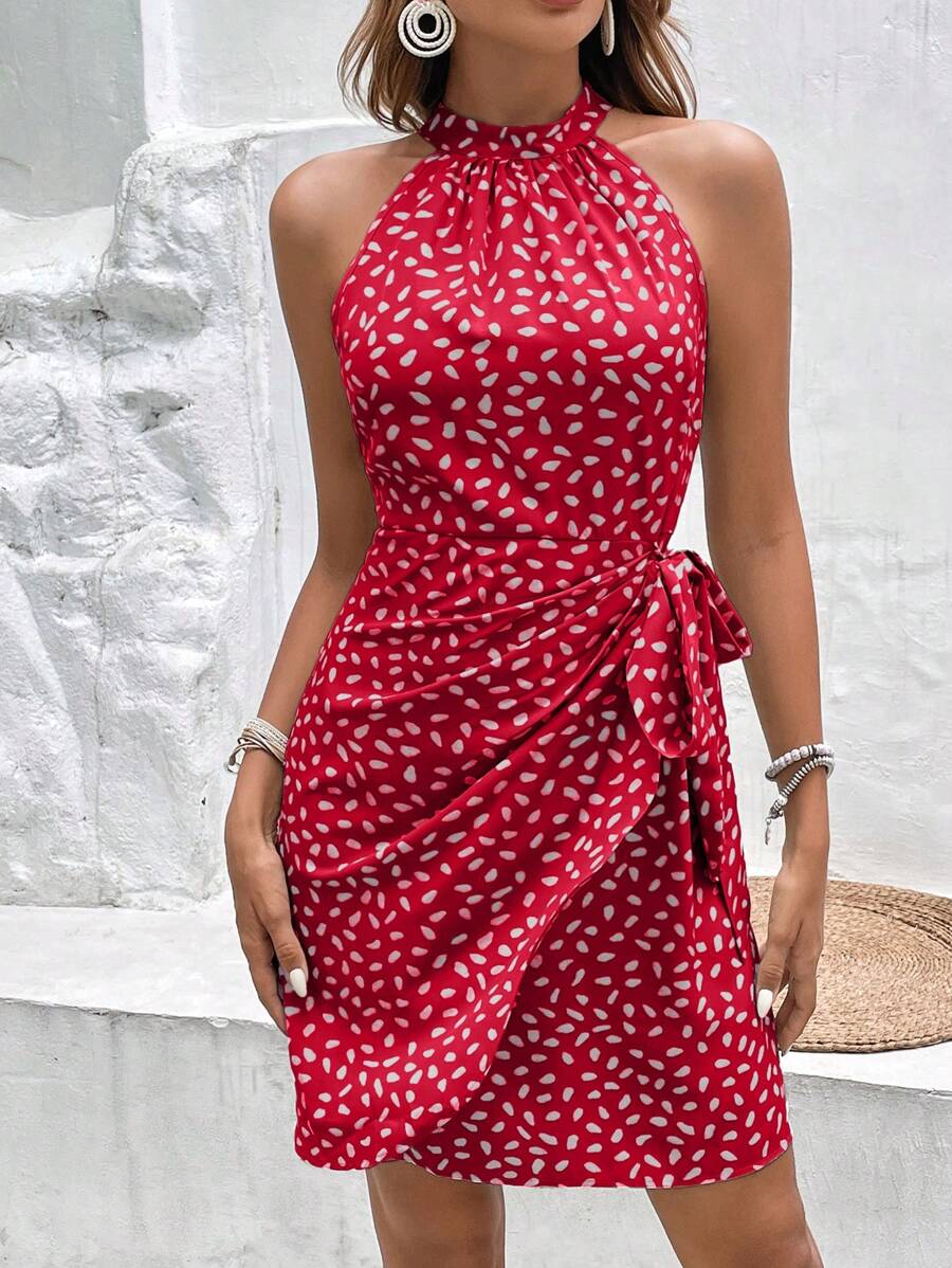 Vestido Curto Estampado Halter Costa Serena com Nó e Bainha Assimétrica — fotografia 17 | Mar & Pérola