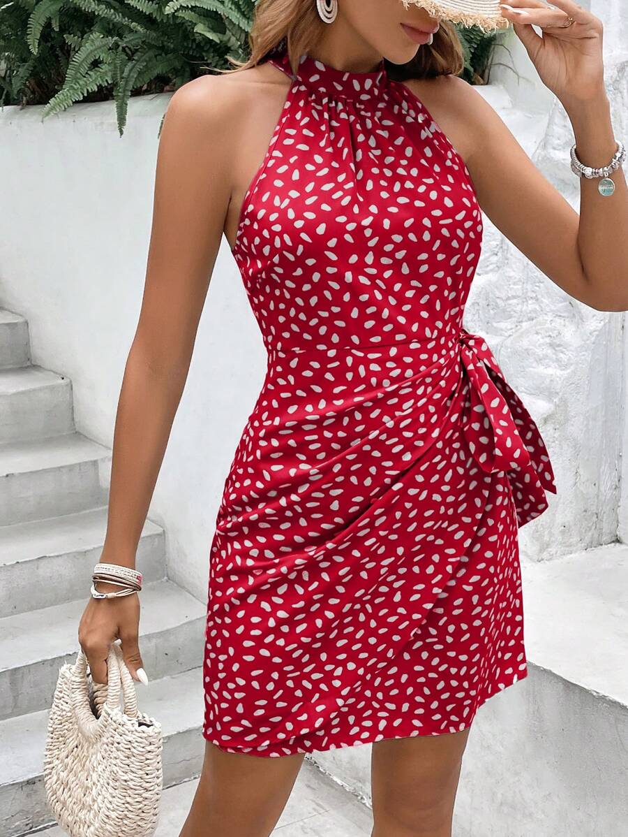 Vestido Curto Estampado Halter Costa Serena com Nó e Bainha Assimétrica — fotografia 18 | Mar & Pérola