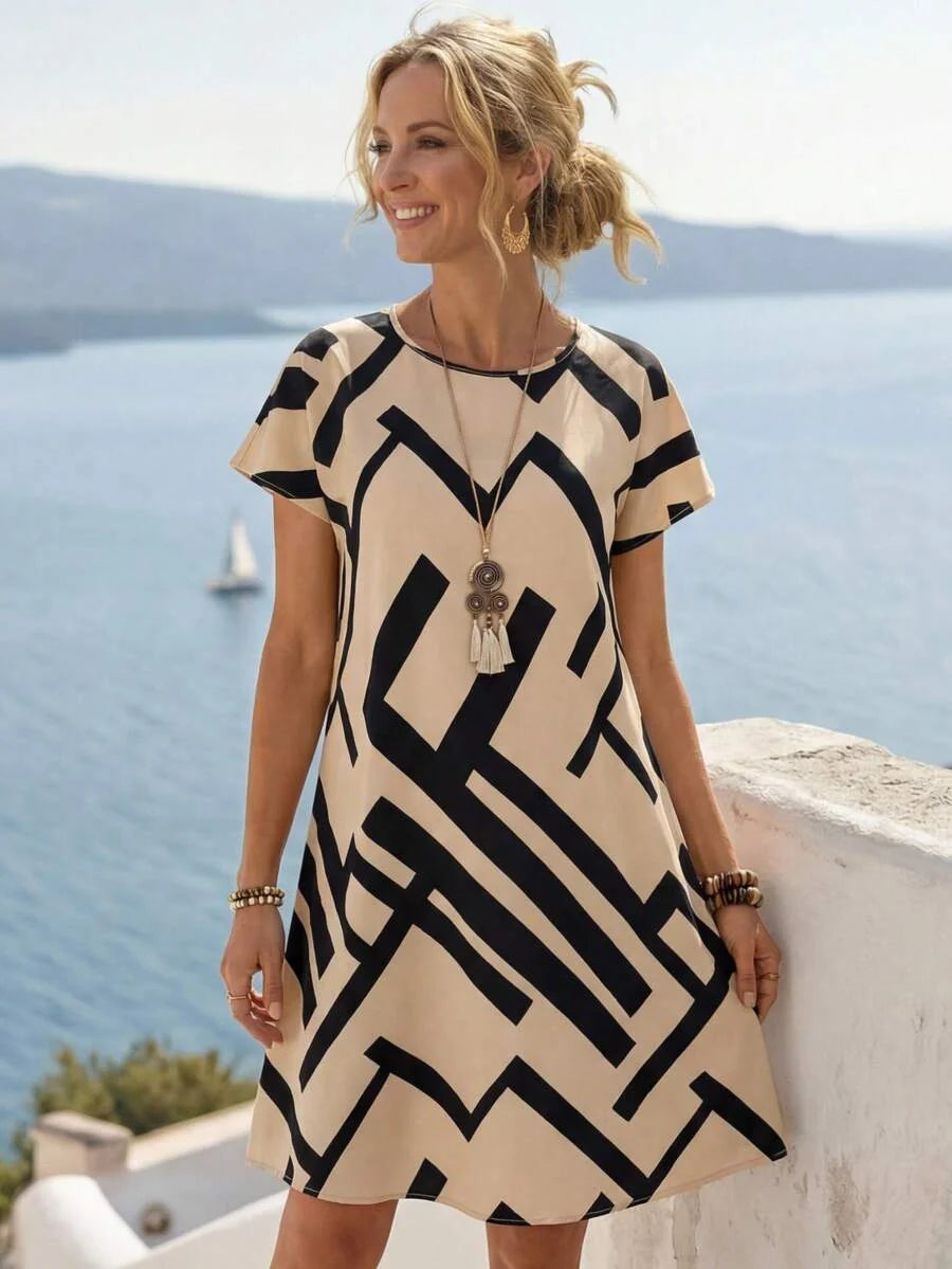 Vestido Curto Estilo Camiseta Geometria Solar com Estampa Geométrica — fotografia 4 | Mar & Pérola