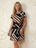 Vestido Curto Estilo Camiseta Geometria Solar com Estampa Geométrica — fotografia 9 | Mar & Pérola