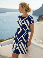 Vestido Curto Estilo Camiseta Geometria Solar com Estampa Geométrica — fotografia 14 | Mar & Pérola