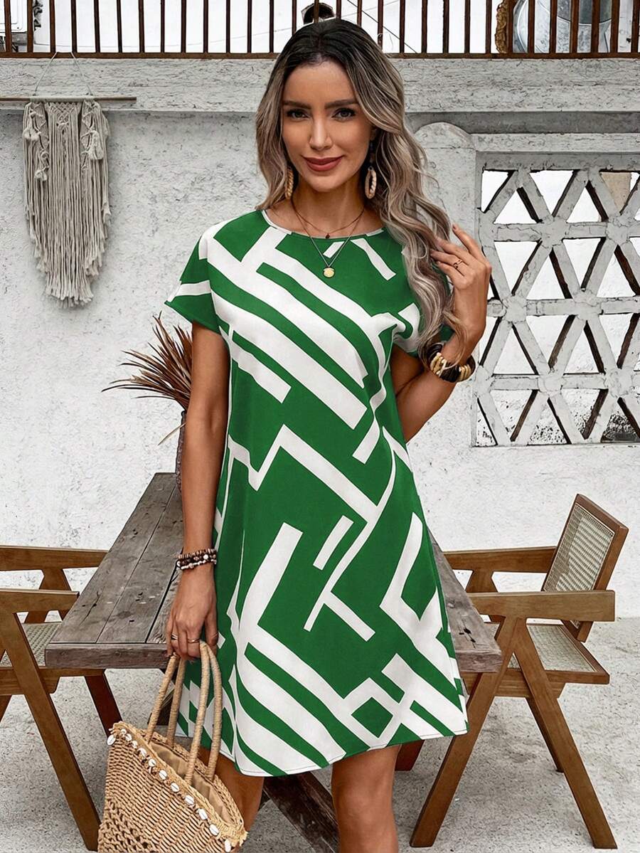Vestido Curto Estilo Camiseta Geometria Solar com Estampa Geométrica — fotografia 39 | Mar & Pérola
