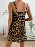 Vestido Curto Estilo Camiseta Maré de Verão com Detalhe em Corrente — fotografia 14 | Mar & Pérola