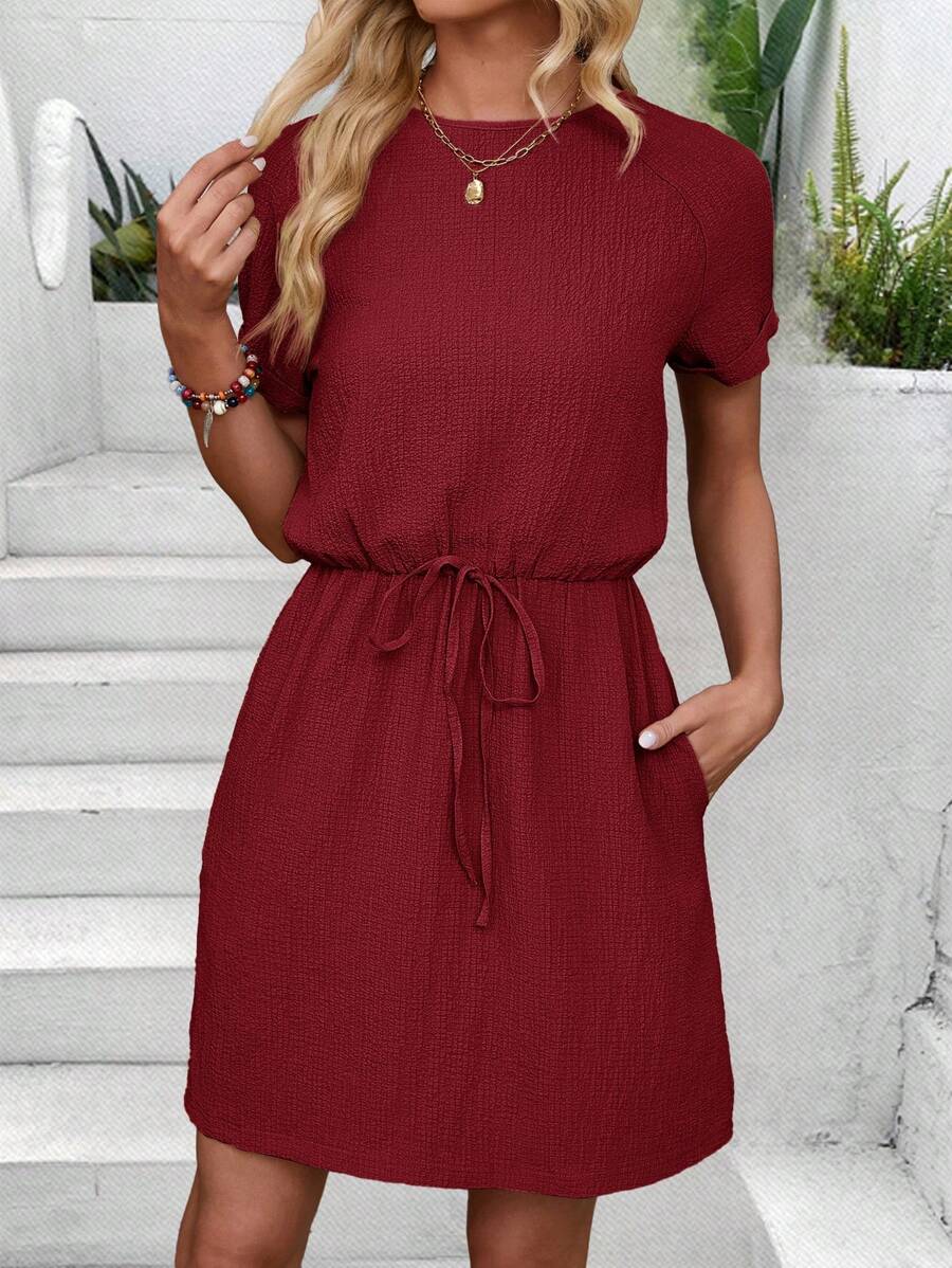 Vestido Curto Evasê Brisa da Costa com Amarração na Cintura e Bolsos — fotografia 17 | Mar & Pérola