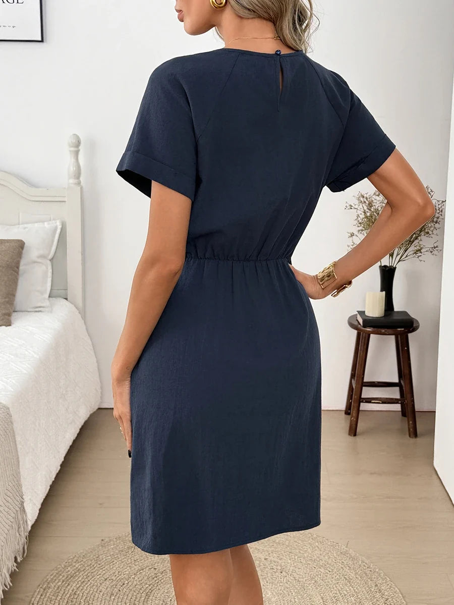 Vestido Curto Evasê Brisa da Costa com Amarração na Cintura e Bolsos — fotografia 36 | Mar & Pérola