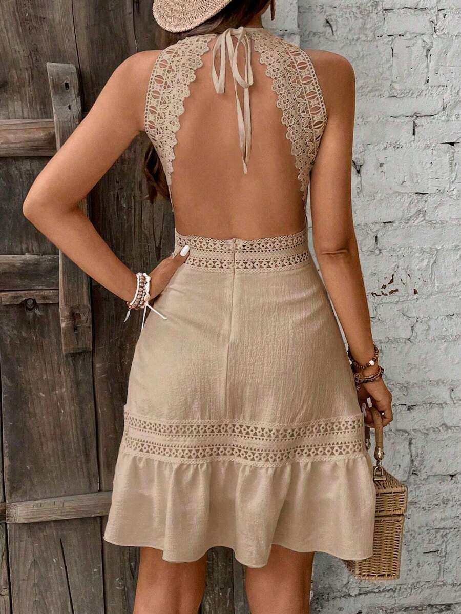Vestido Curto Halter Brisa da Ilha com Babado e Laço — fotografia 13 | Mar & Pérola