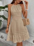 Vestido Curto Halter Brisa da Ilha com Babado e Laço — fotografia 17 | Mar & Pérola