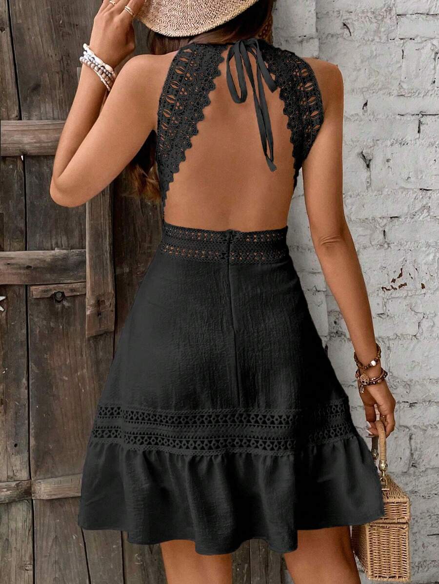 Vestido Curto Halter Brisa da Ilha com Babado e Laço — fotografia 18 | Mar & Pérola