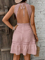 Vestido Curto Halter Brisa da Ilha com Babado e Laço — fotografia 43 | Mar & Pérola