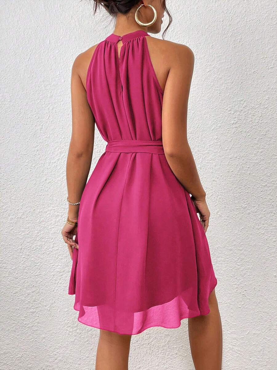 Vestido Curto Halter Maré Serena em Chiffon com Cinto — fotografia 10 | Mar & Pérola