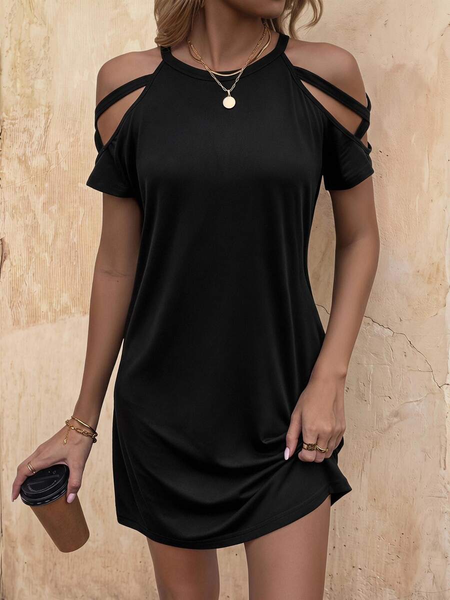 Vestido Curto Ombro a Ombro Brisa da Ilha com Detalhe Vazado — fotografia 1 | Mar & Pérola