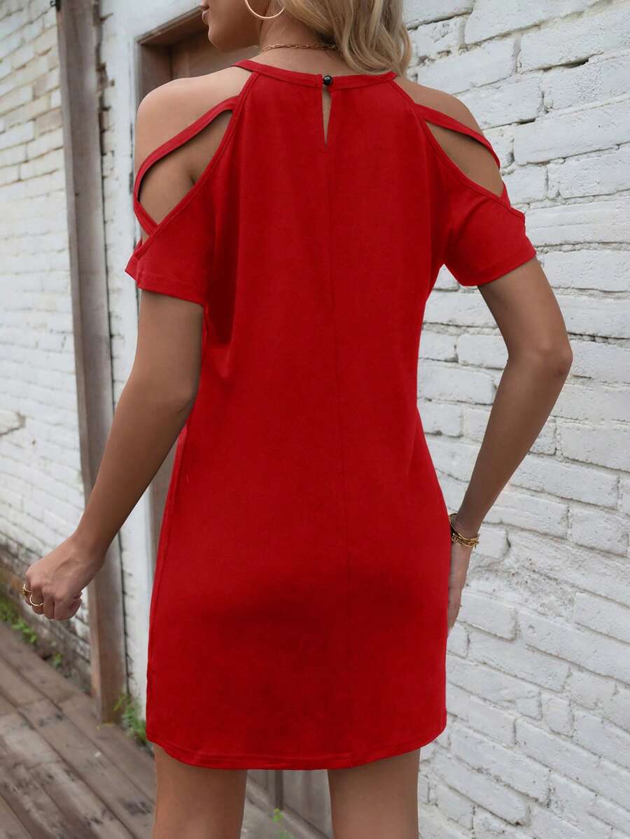 Vestido Curto Ombro a Ombro Brisa da Ilha com Detalhe Vazado — fotografia 9 | Mar & Pérola
