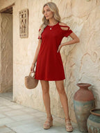 Vestido Curto Ombro a Ombro Brisa da Ilha com Detalhe Vazado — fotografia 10 | Mar & Pérola