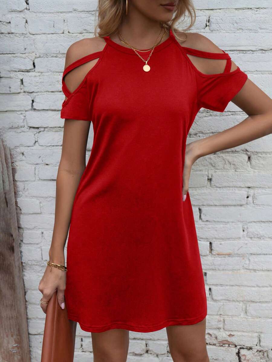 Vestido Curto Ombro a Ombro Brisa da Ilha com Detalhe Vazado — fotografia 11 | Mar & Pérola