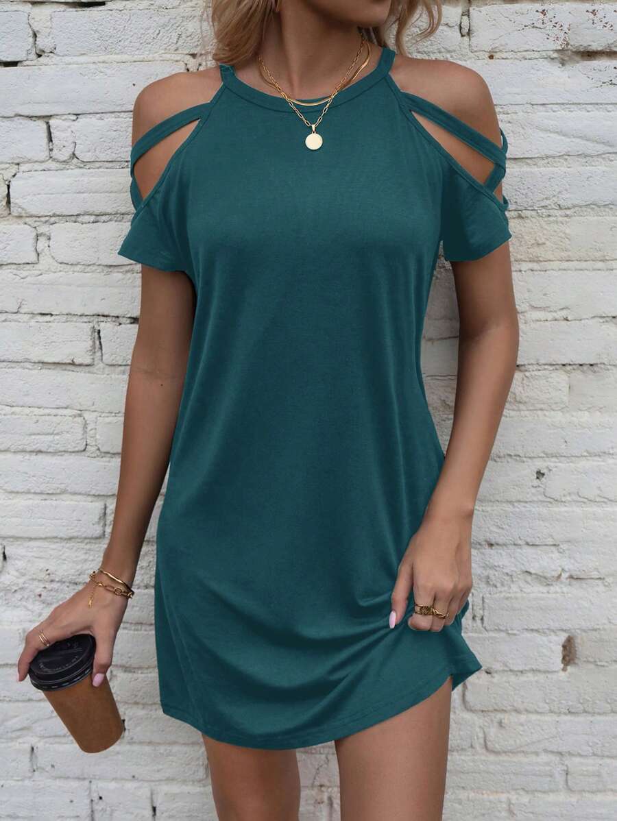 Vestido Curto Ombro a Ombro Brisa da Ilha com Detalhe Vazado — fotografia 15 | Mar & Pérola