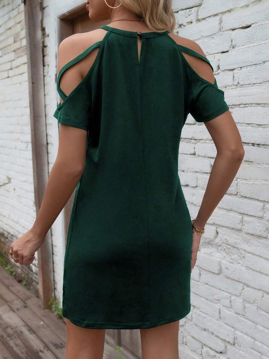 Vestido Curto Ombro a Ombro Brisa da Ilha com Detalhe Vazado — fotografia 35 | Mar & Pérola