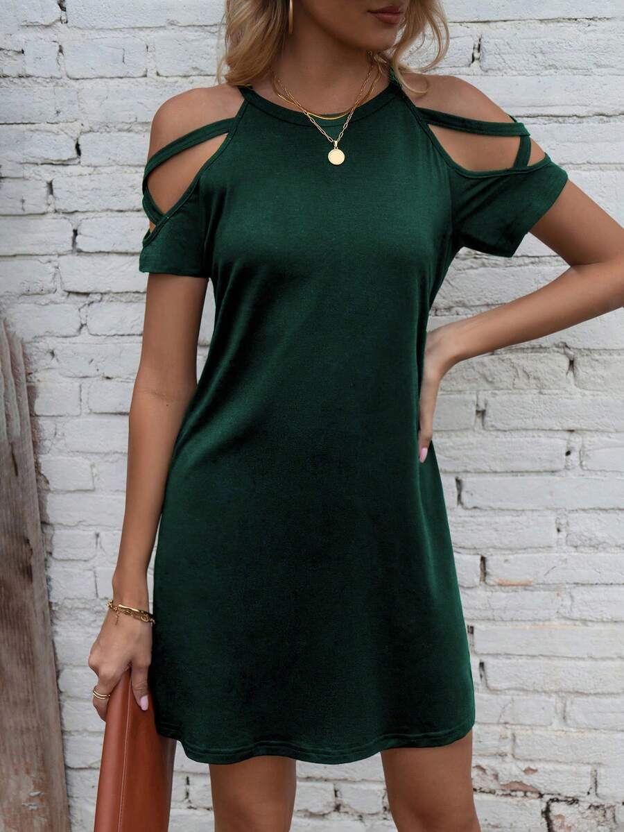 Vestido Curto Ombro a Ombro Brisa da Ilha com Detalhe Vazado — fotografia 39 | Mar & Pérola