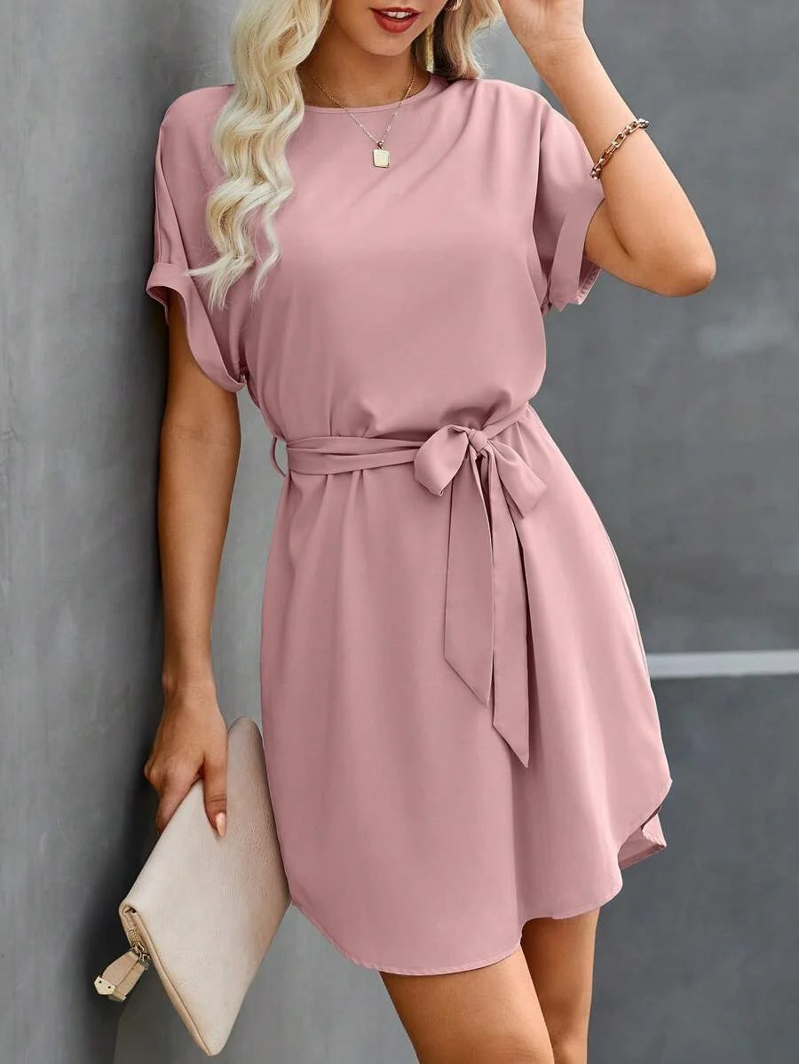 Vestido Curto Túnica Sol da Enseada com Cinto e Bolsos — fotografia 4 | Mar & Pérola
