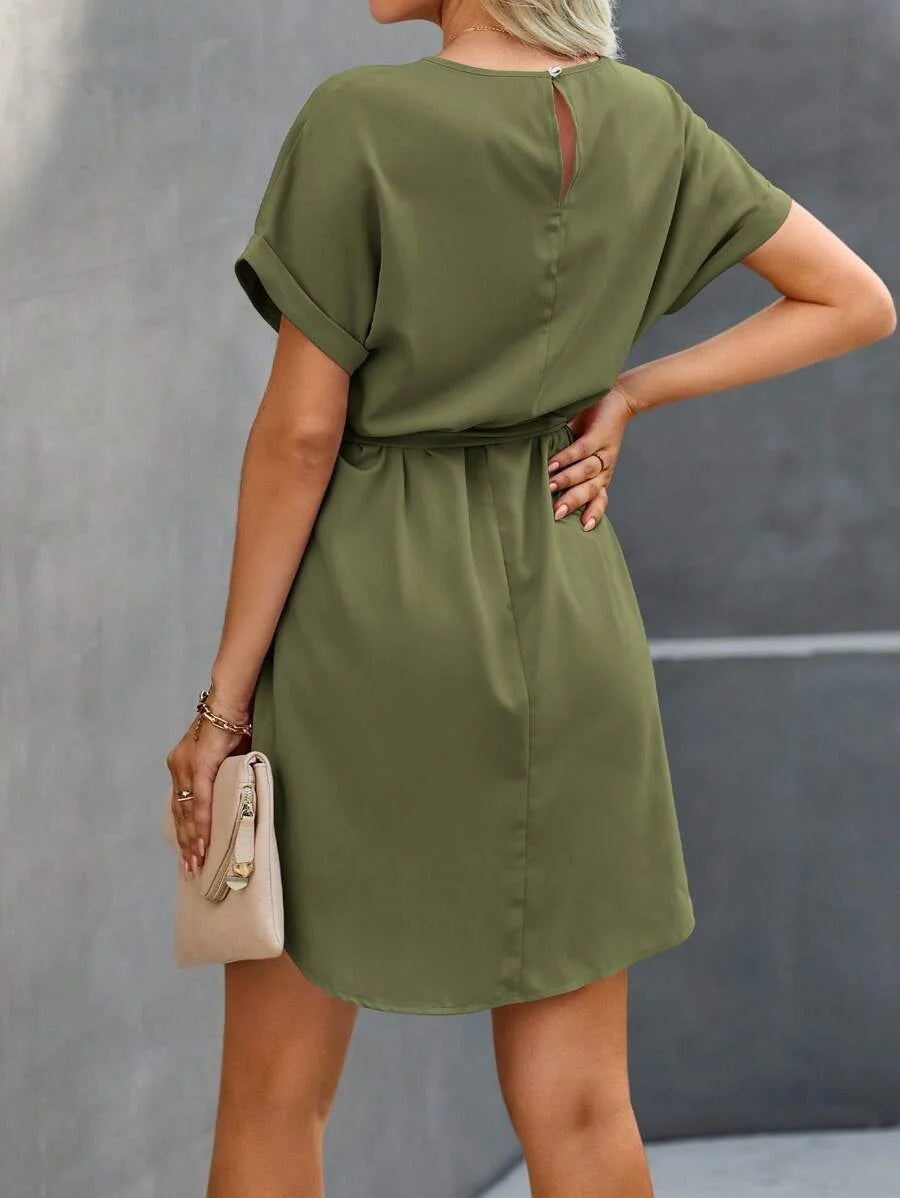 Vestido Curto Túnica Sol da Enseada com Cinto e Bolsos — fotografia 12 | Mar & Pérola