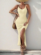 Vestido Longo Canelado Sol da Enseada com Alças Finas e Fenda Lateral — fotografia 37 | Mar & Pérola