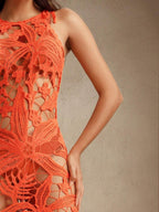 Vestido Longo Costa Serena com Estampa de Palmeira e Aberturas Laterais — fotografia 3 | Mar & Pérola