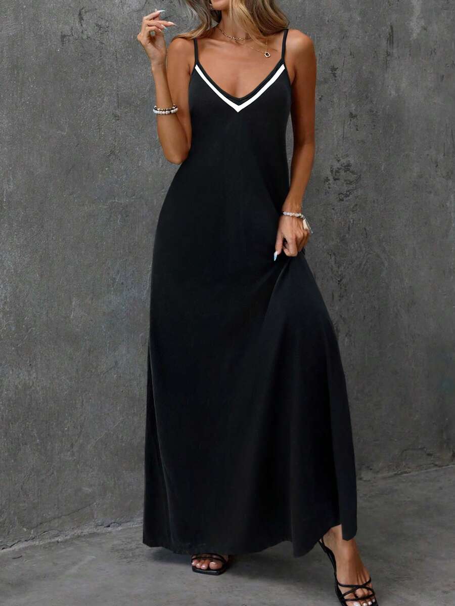 Vestido Longo de Malha Enseada com Cintura Contrastada e Costas Abertas — fotografia 7 | Mar & Pérola