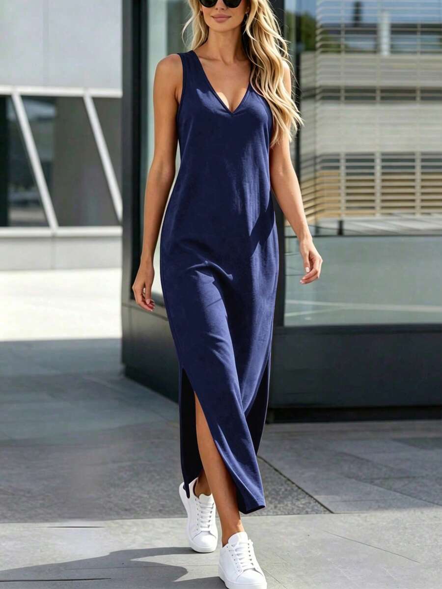 Vestido Longo Listrado Linhas da Enseada com Gola Redonda e Fenda — fotografia 76 | Mar & Pérola