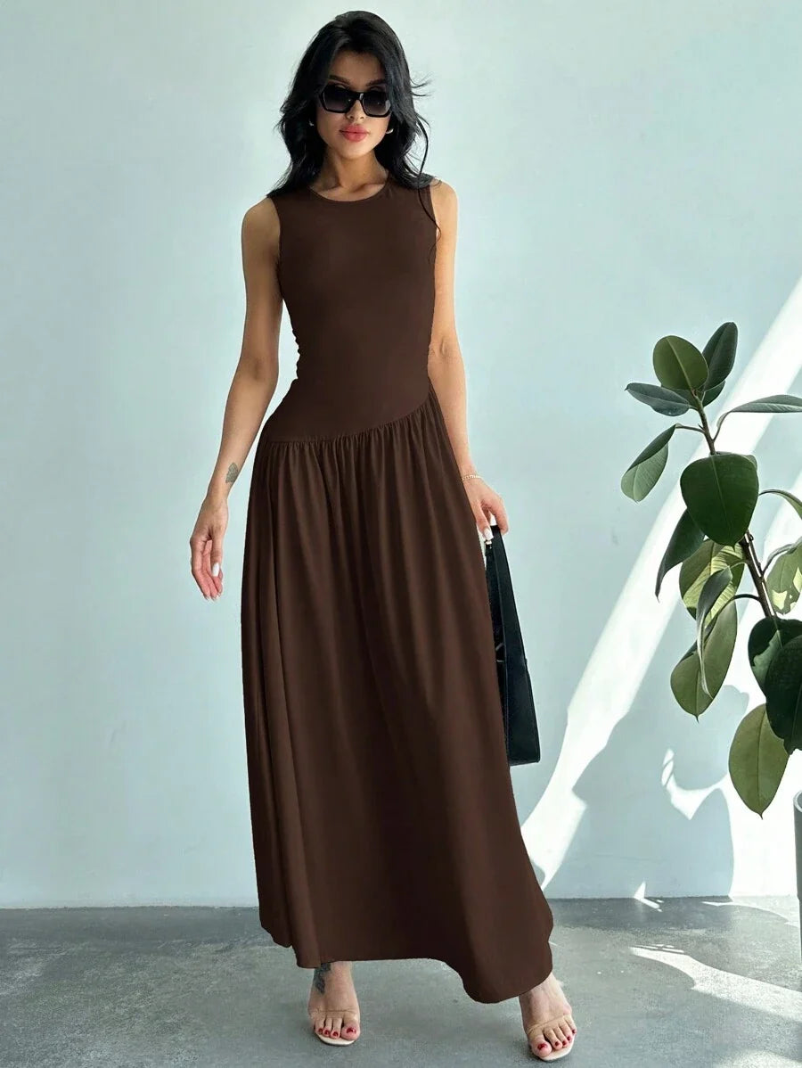 Vestido Maxi de Malha Brisa de Verão com Gola Redonda e Costas Abertas — fotografia 31 | Mar & Pérola