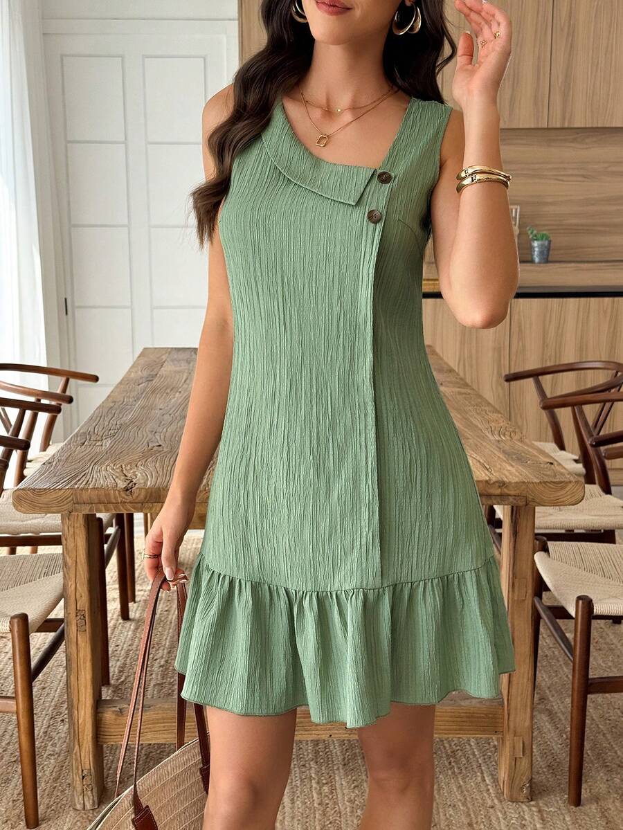 Vestido Midi Bata Sol da Enseada com Gola Assimétrica e Botões — fotografia 4 | Mar & Pérola