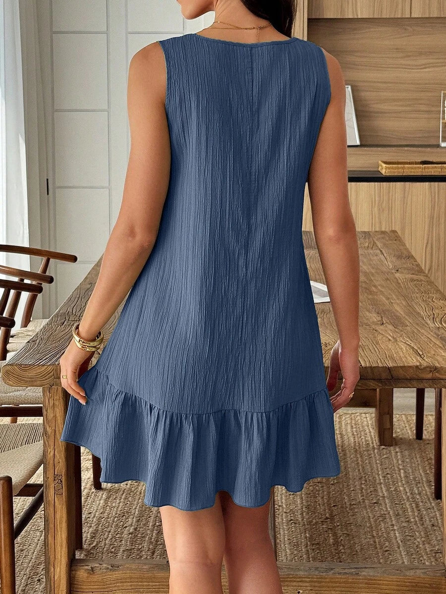 Vestido Midi Bata Sol da Enseada com Gola Assimétrica e Botões — fotografia 5 | Mar & Pérola
