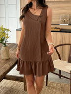 Vestido Midi Bata Sol da Enseada com Gola Assimétrica e Botões — fotografia 11 | Mar & Pérola